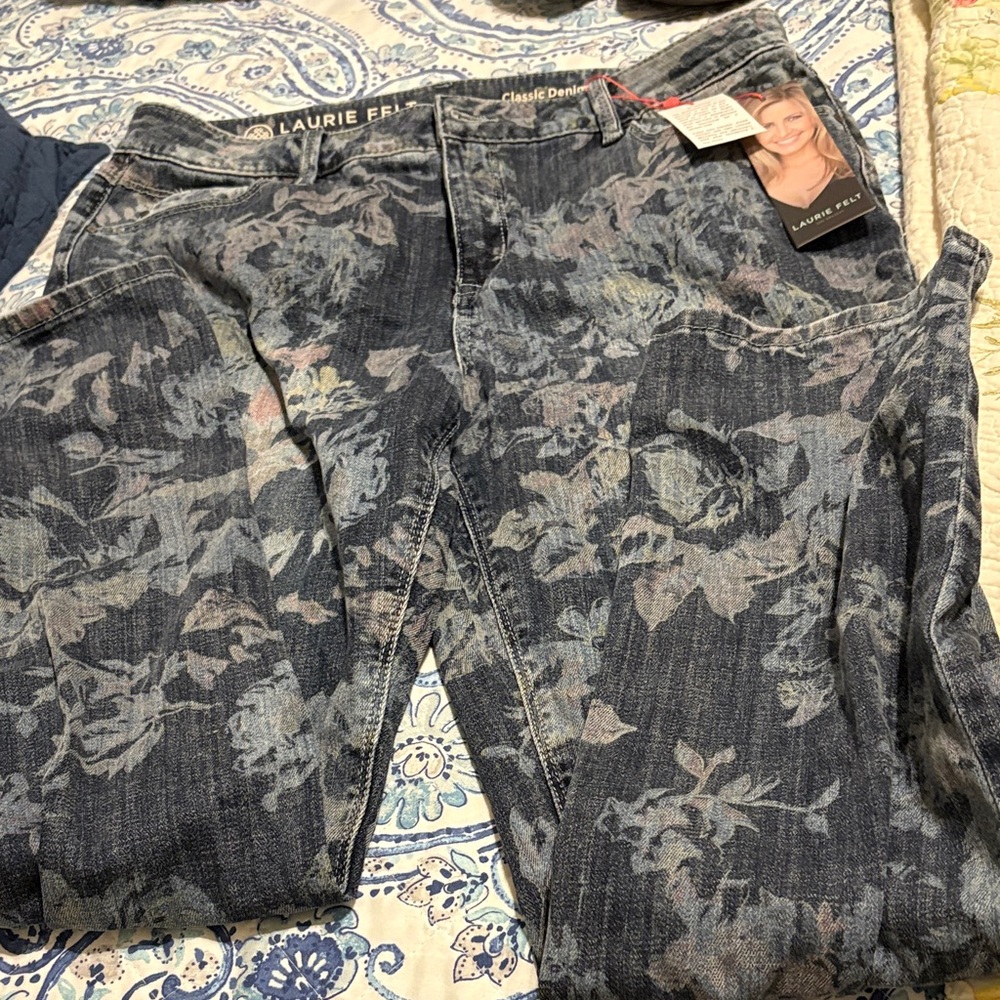 Laurie Felt Women's Denim Jeans - Blue Floral. SZ 14